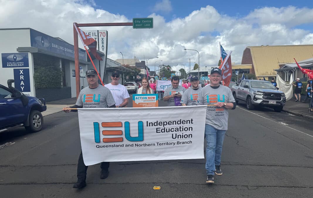 Members gather in numbers to celebrate union